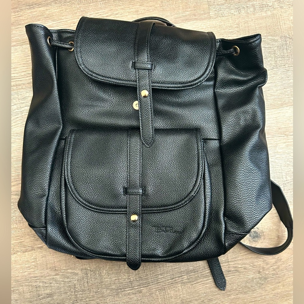 BELLA RUSSO Women's Large Black Pebbled Leather Drawsting Backpack Bag 4 pockets